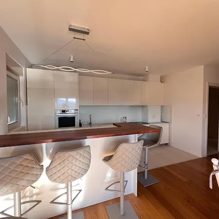 White Homes 7-central Point Apartament *