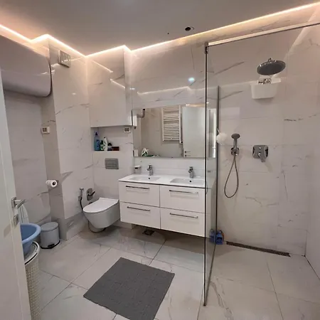 White Homes 7-central Point * Podgorica