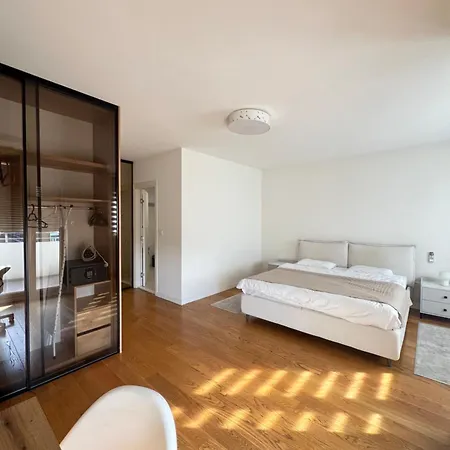 Апартаменты White Homes 7-central Point