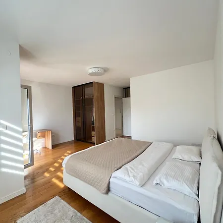 Апартаменты White Homes 7-central Point *