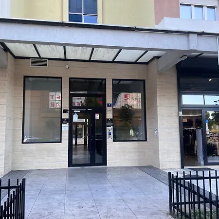 White Homes 7-central Point פודגוריצה