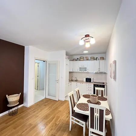White Homes 7-central Point דירה פודגוריצה