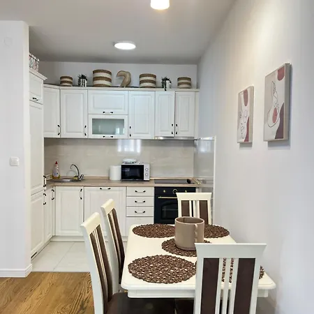 White Homes 7-central Point פודגוריצה