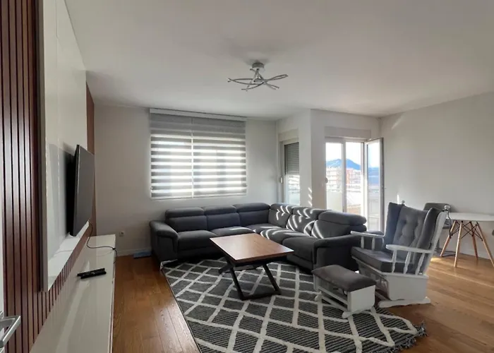 White Homes 7-central Point דירה