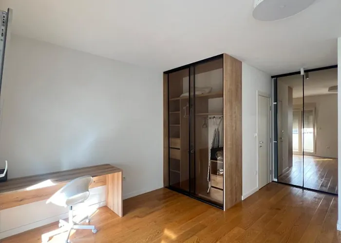 White Homes 7-central Point