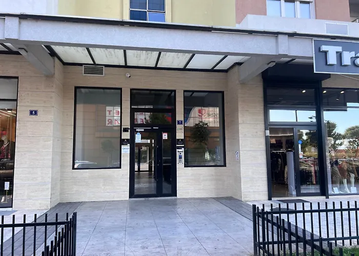 White Homes 7-central Point פודגוריצה