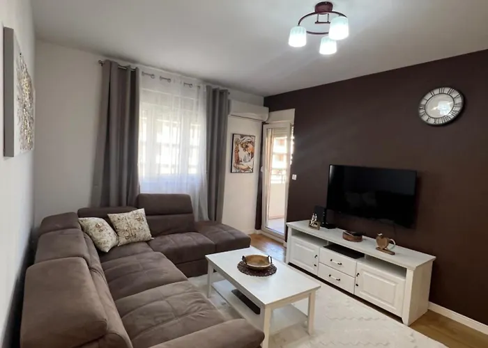 White Homes 7-central Point *