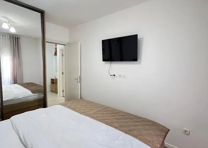 White Homes 7-central Point דירה *